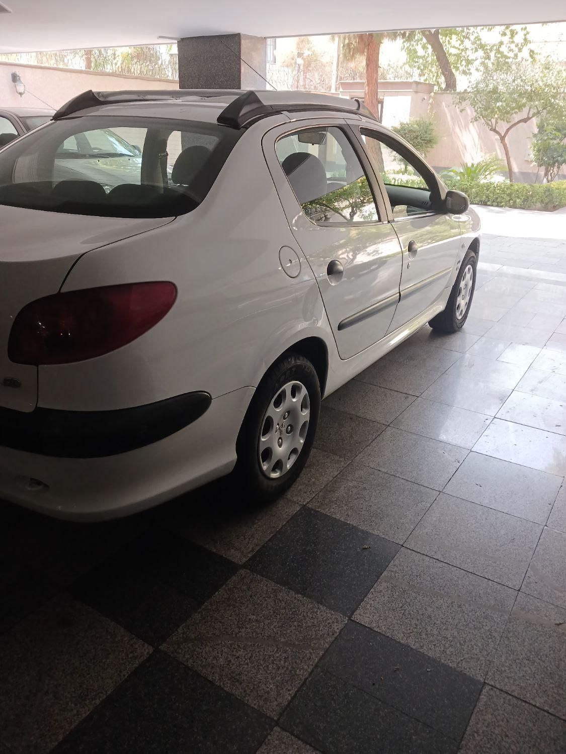 پژو ۲۰۶ صندوق دار v8 - 1390