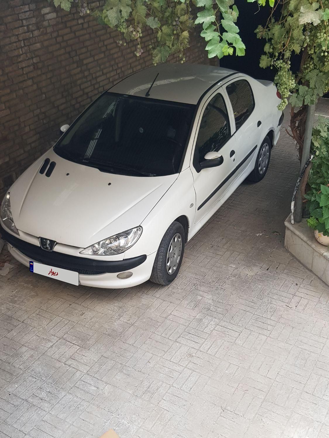 پژو ۲۰۶ صندوق دار v8 - 1393