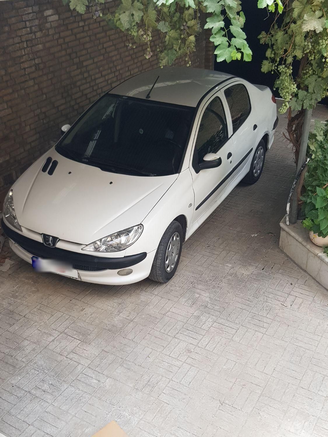پژو ۲۰۶ صندوق دار v8 - 1393