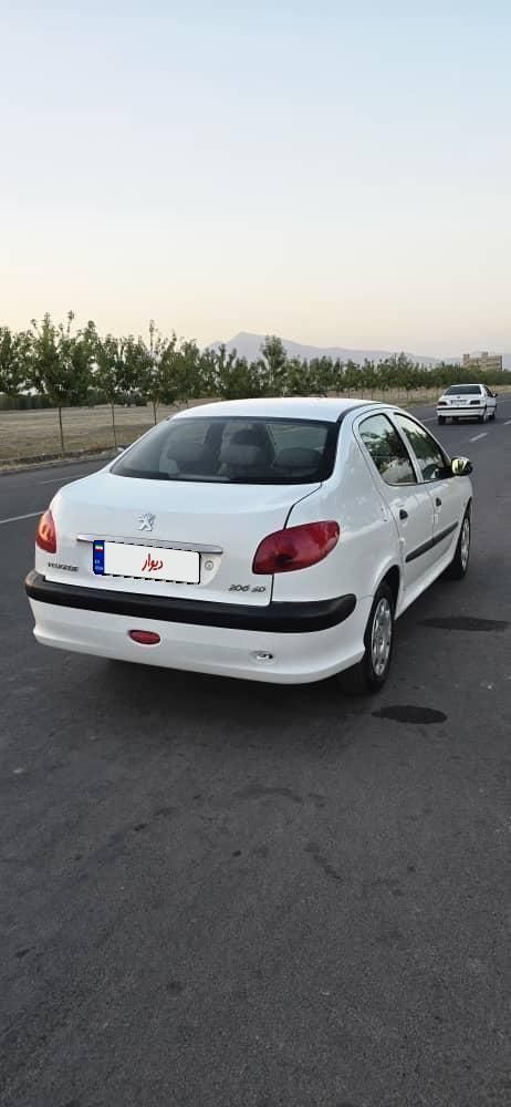 پژو ۲۰۶ صندوق دار v8 - 1396