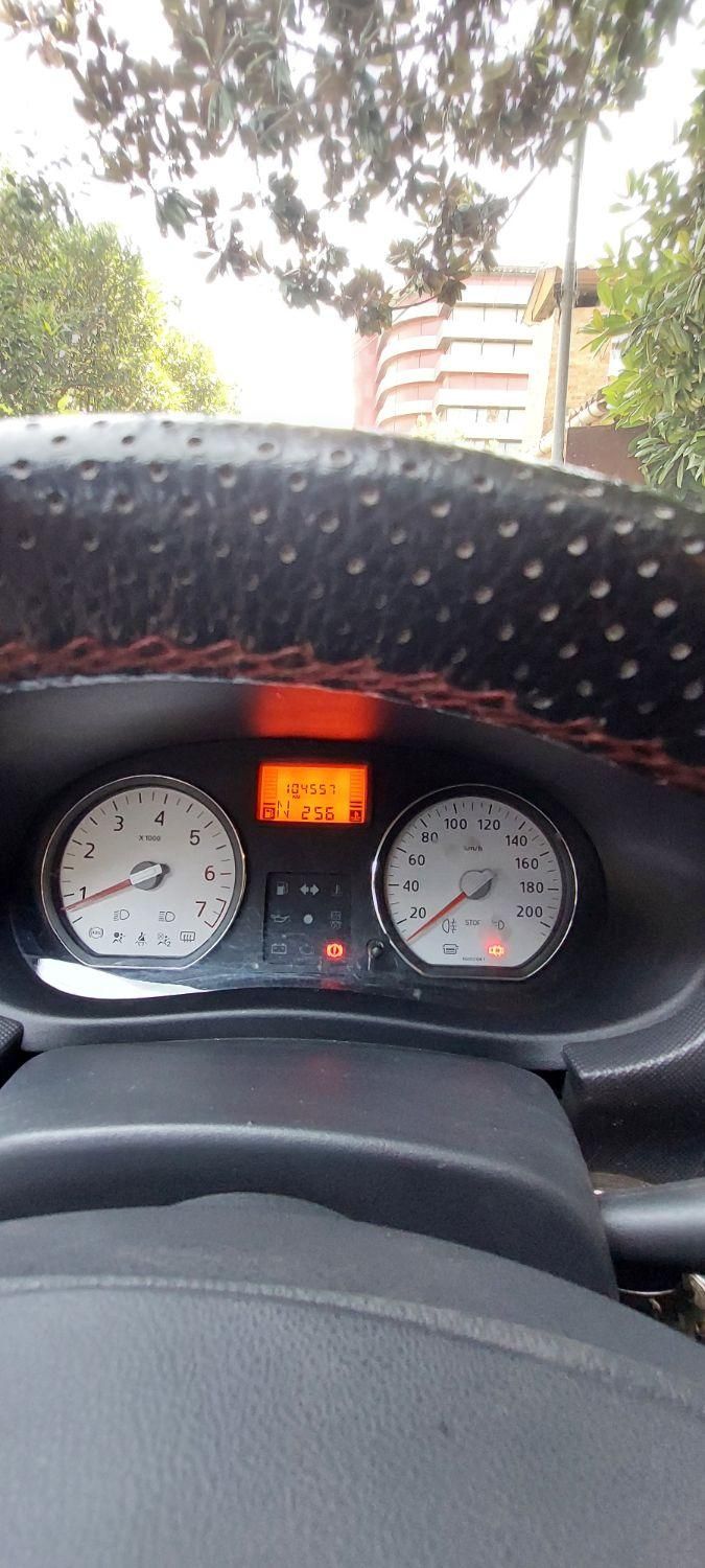رنو ساندرو اتوماتیک - 1398