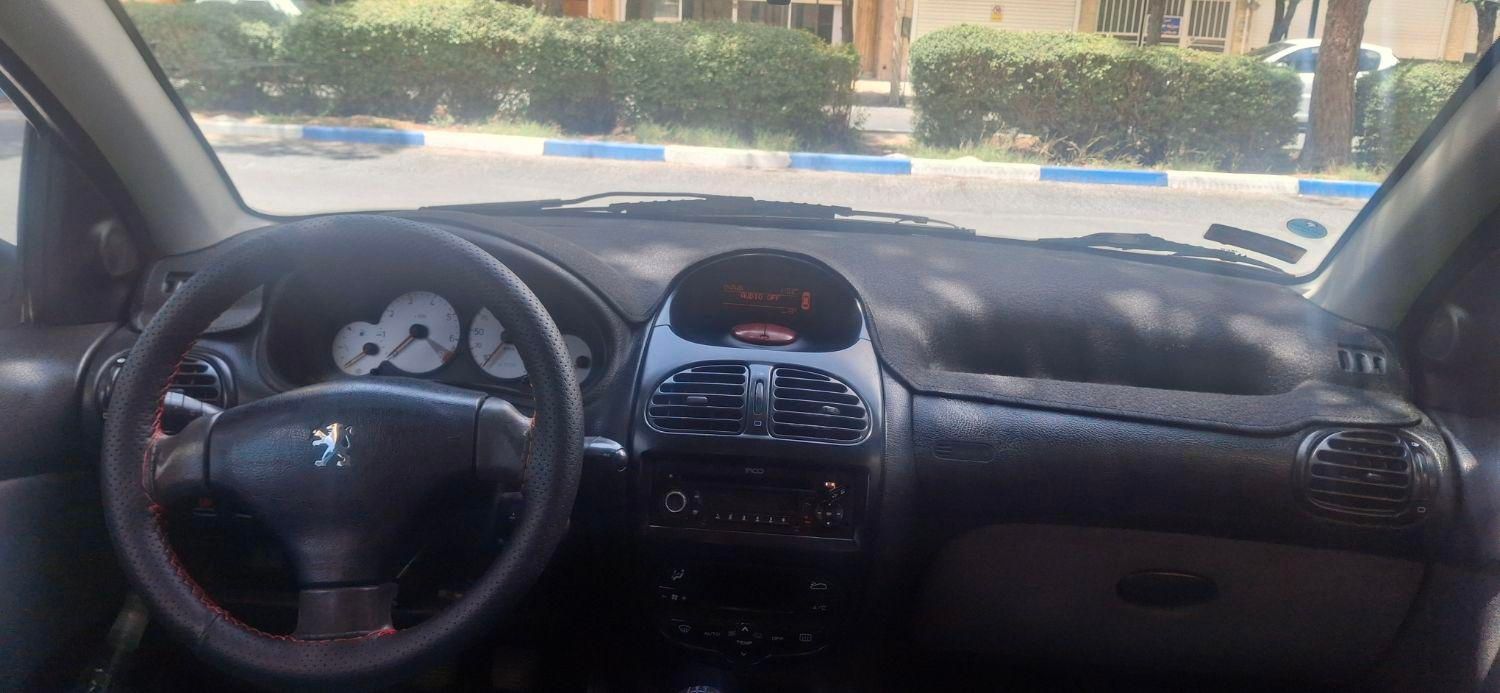 پژو ۲۰۶ صندوق دار v8 - 1396