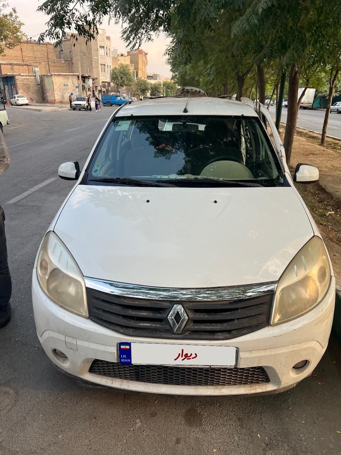رنو ساندرو اتوماتیک - 1395