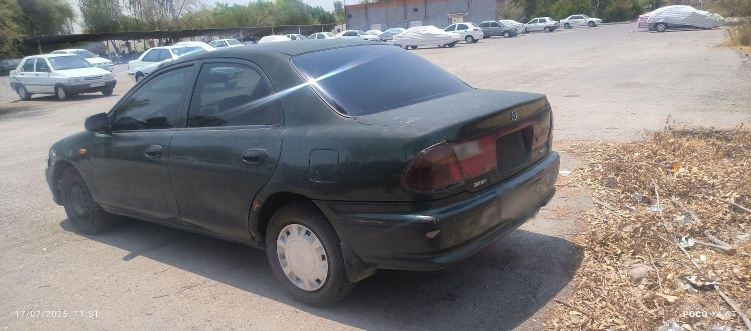 مزدا 323 F - 1378