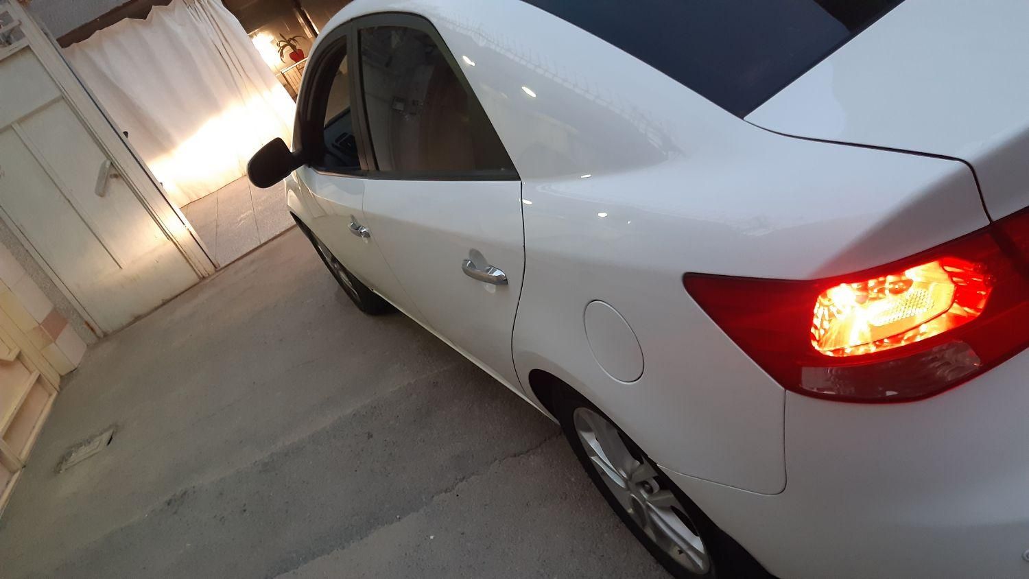 کیا سراتو 2.0 لیتر اتوماتیک GT لاین - 2016