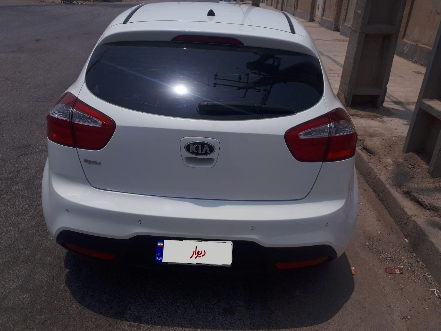 کیا ریو هاچ بک فول UB - 2015