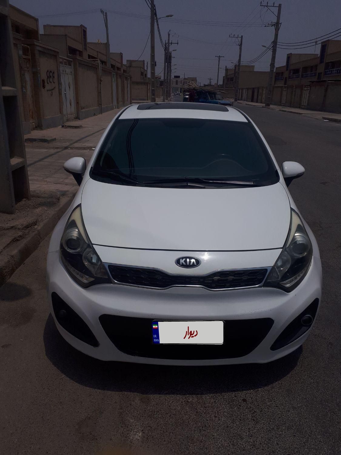 کیا ریو هاچ بک فول UB - 2015