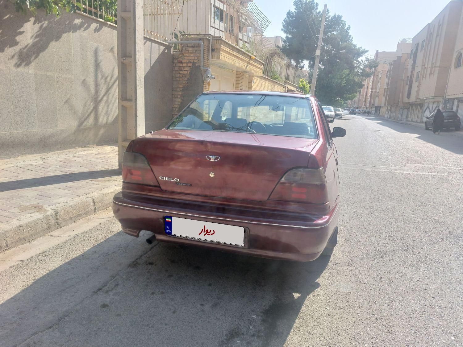 دوو سیلو سدان - 1377