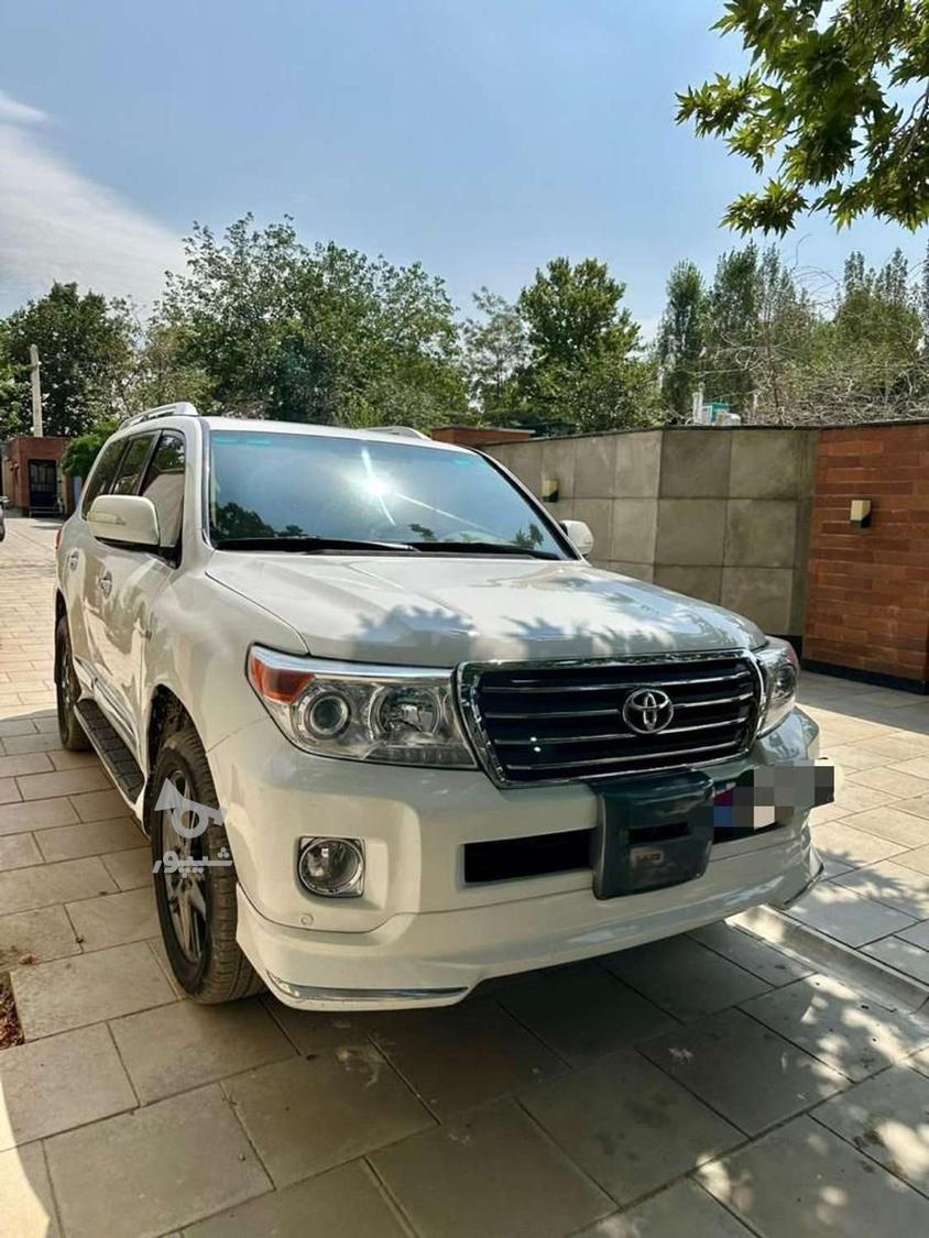 تویوتا لندکروز GXR نسل ۵ - 2009