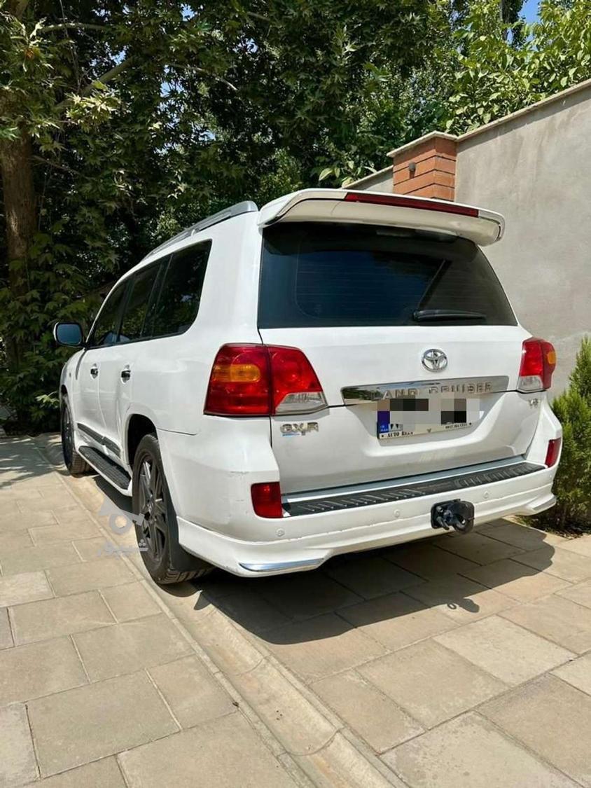 تویوتا لندکروز GXR نسل ۵ - 2009