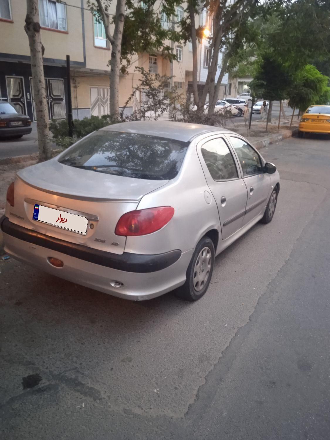 پژو ۲۰۶ صندوق دار v8 - 1389