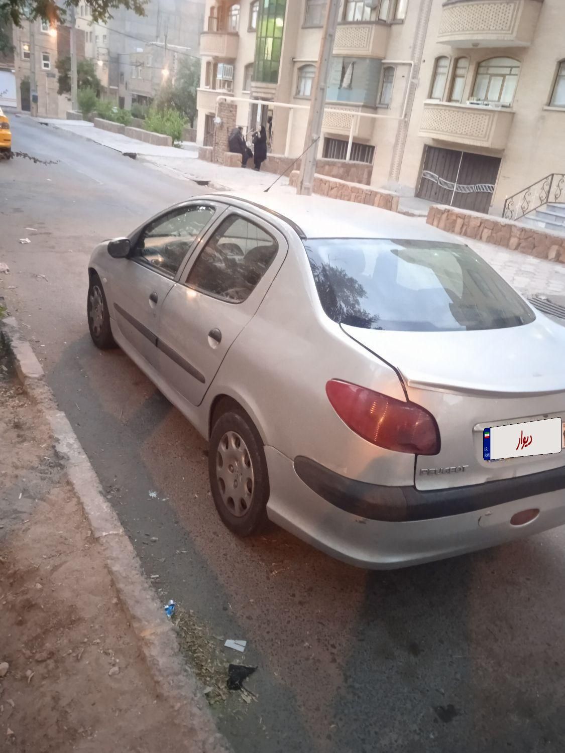 پژو ۲۰۶ صندوق دار v8 - 1389