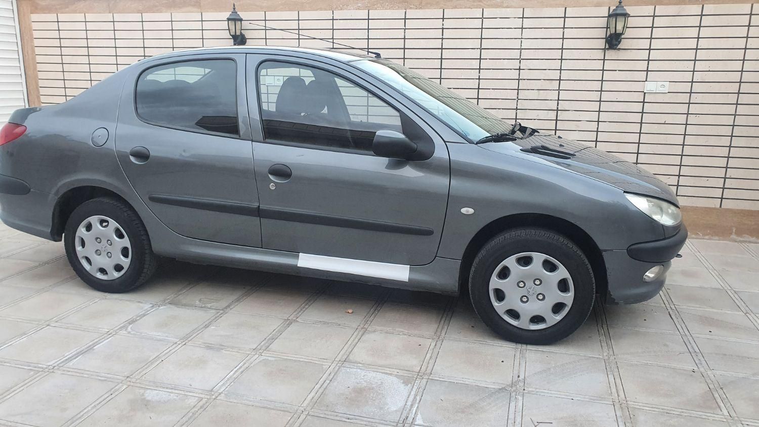 پژو ۲۰۶ صندوق دار v8 - 1399