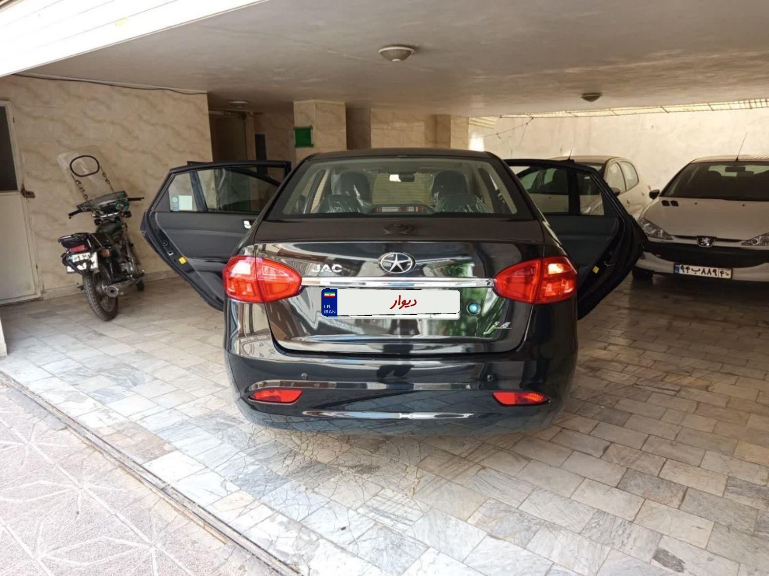جک J4 اتوماتیک ساده - 1404