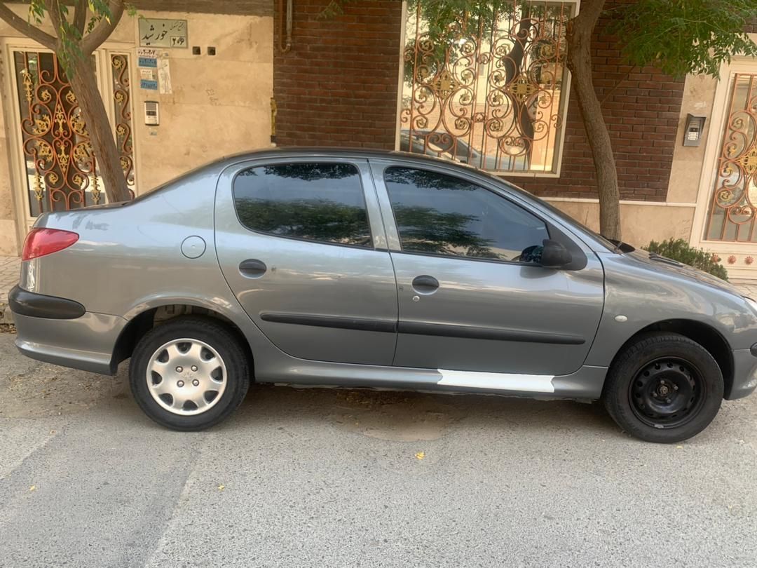 پژو ۲۰۶ صندوق دار v8 - 1391
