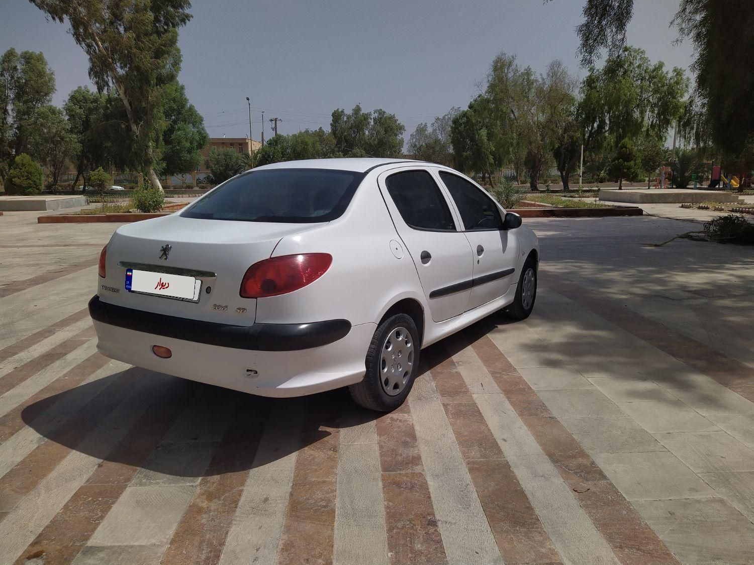 پژو ۲۰۶ صندوق دار v8 - 1398