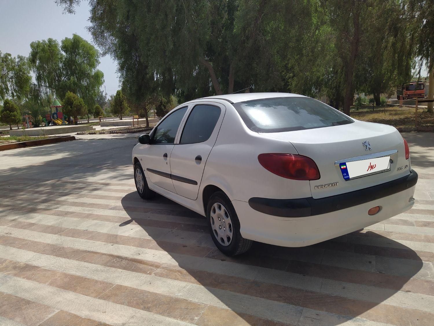 پژو ۲۰۶ صندوق دار v8 - 1398