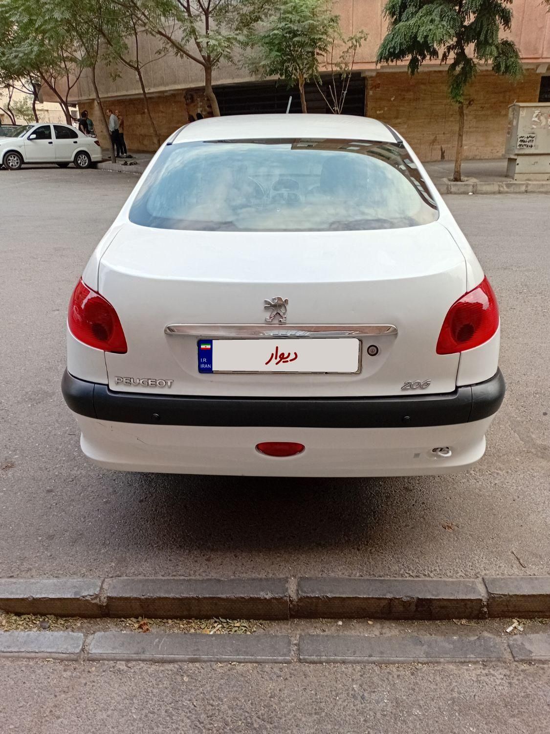 پژو ۲۰۶ صندوق دار v20 - 1389