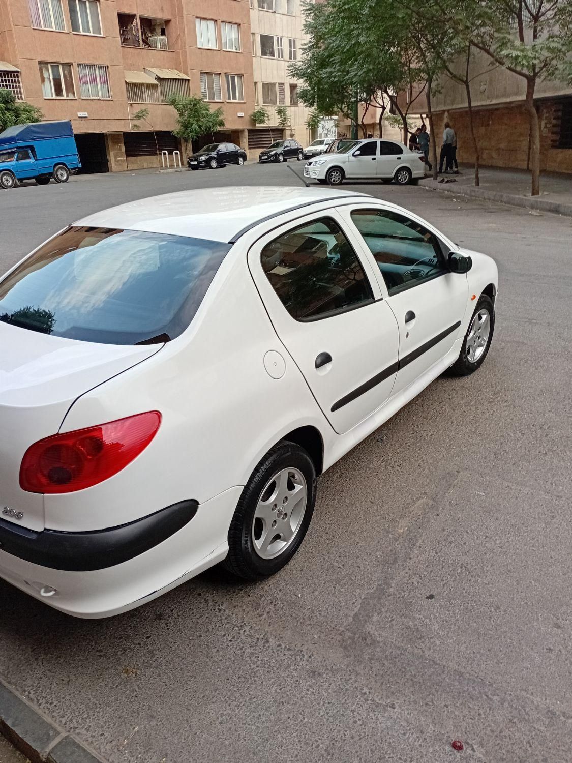 پژو ۲۰۶ صندوق دار v20 - 1389