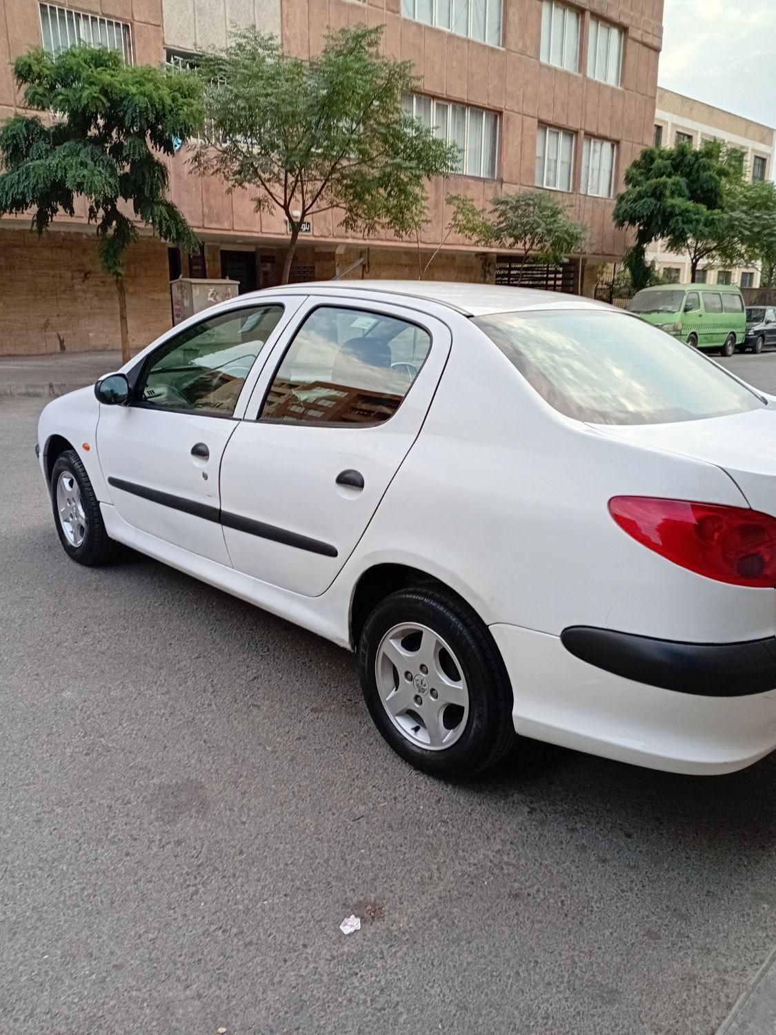 پژو ۲۰۶ صندوق دار v20 - 1389
