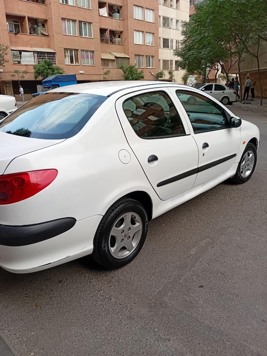 پژو ۲۰۶ صندوق دار v20 - 1389