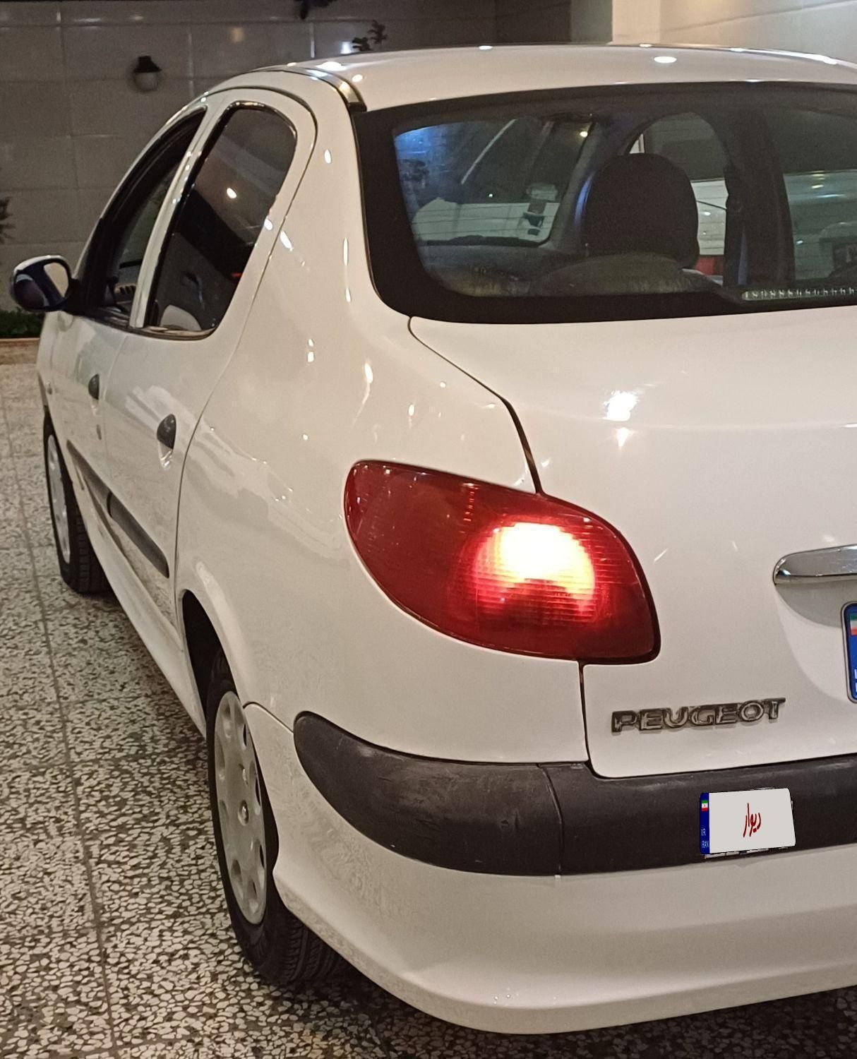 پژو ۲۰۶ صندوق دار v8 - 1386