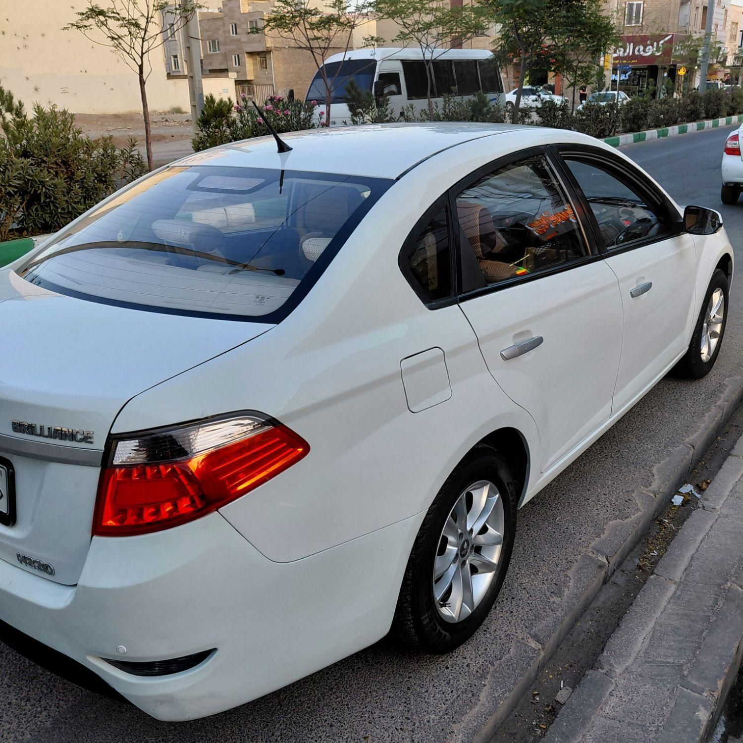 برلیانس H330 دنده‌ای 1500 - 1395