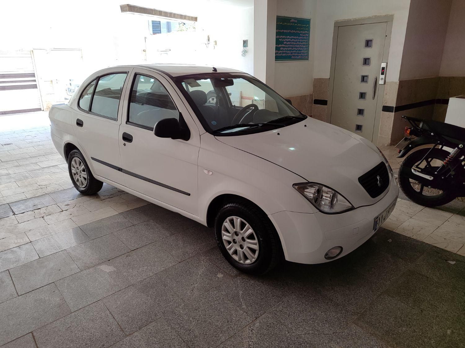 تیبا صندوق دار EX - 1395
