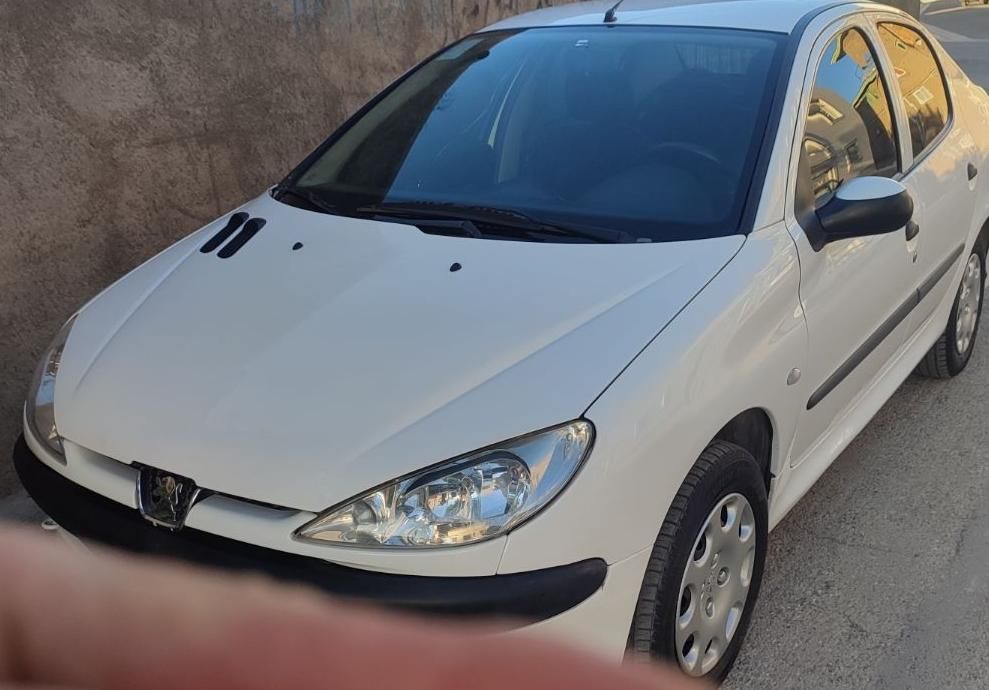 پژو ۲۰۶ صندوق دار v8 - 1395
