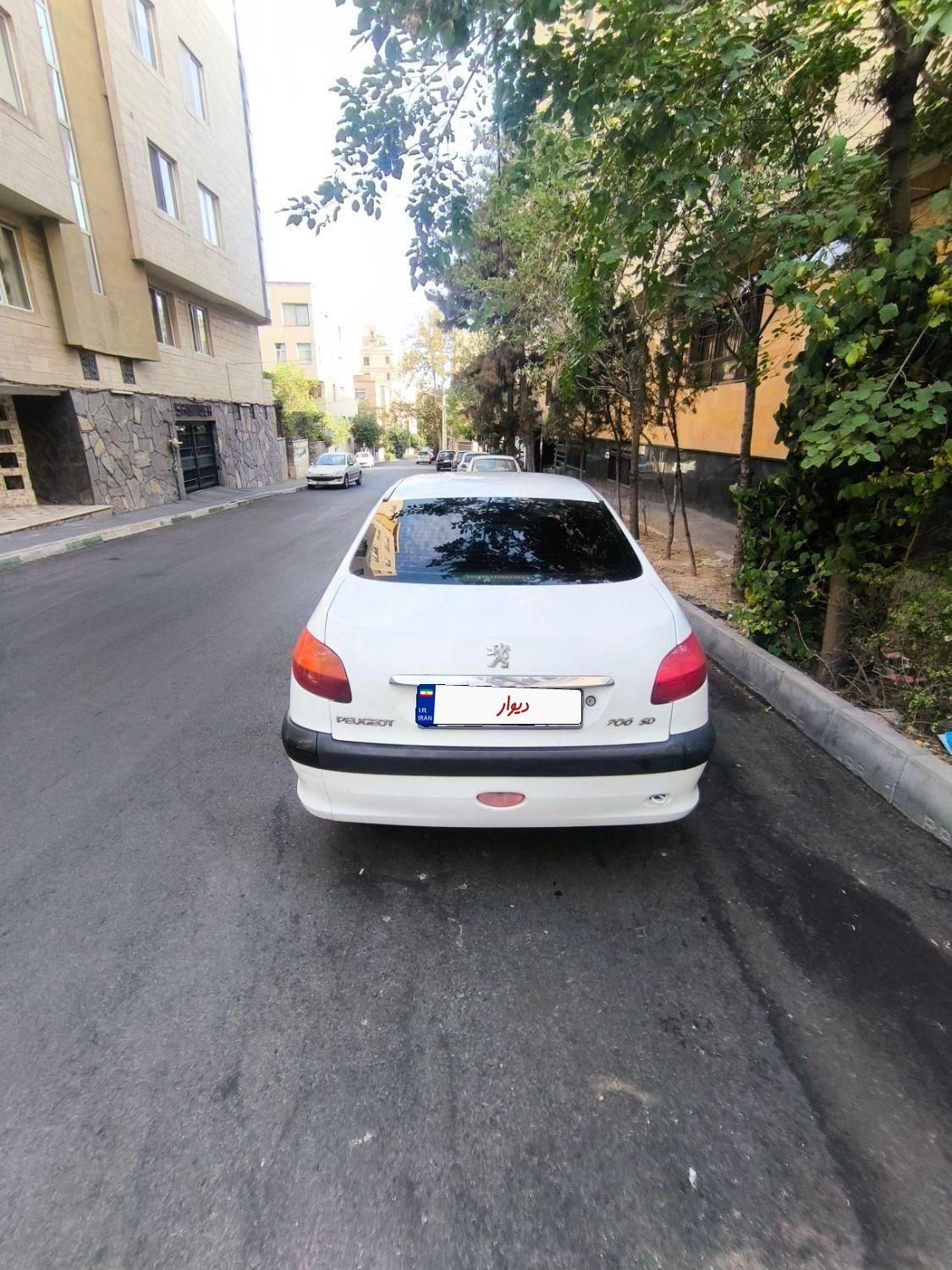 پژو ۲۰۶ صندوق دار v8 - 1390