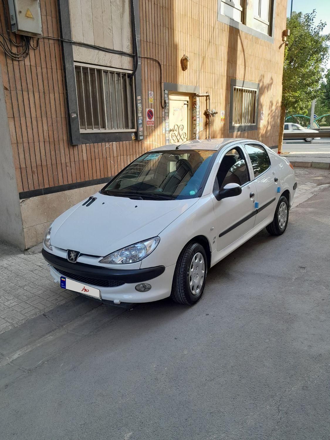 پژو ۲۰۶ صندوق دار v8 - 1396