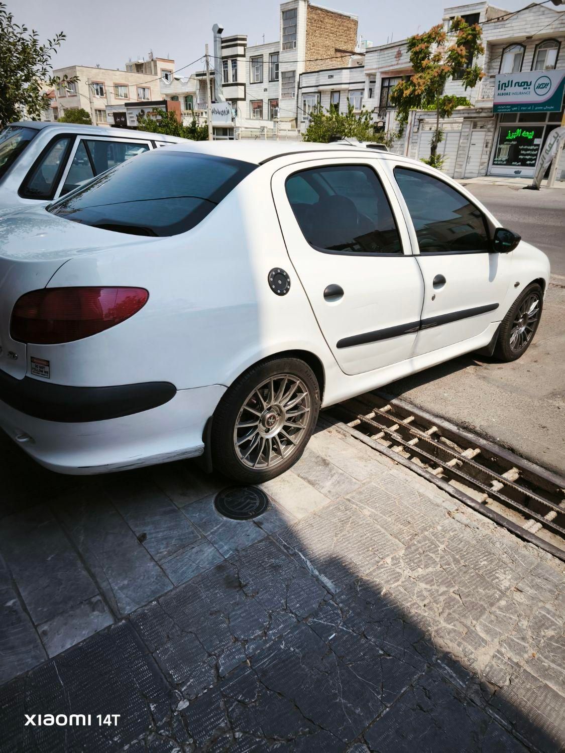پژو ۲۰۶ صندوق دار v8 - 1392