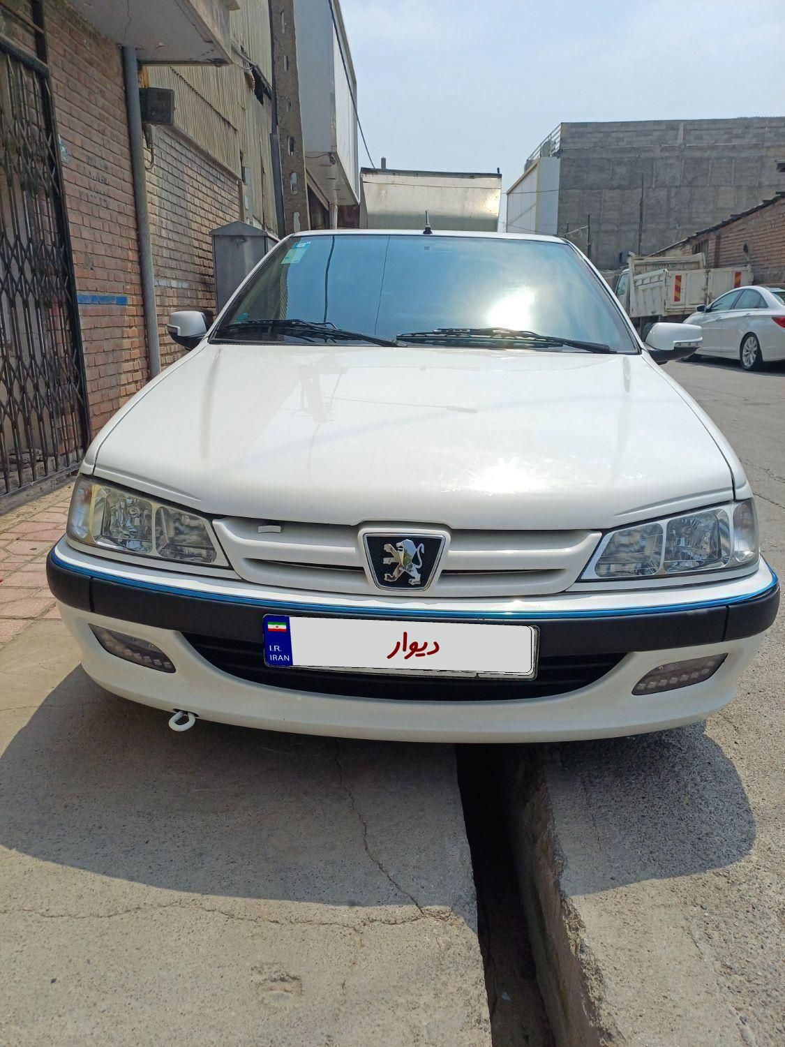 پژو پارس XU7P - 1402