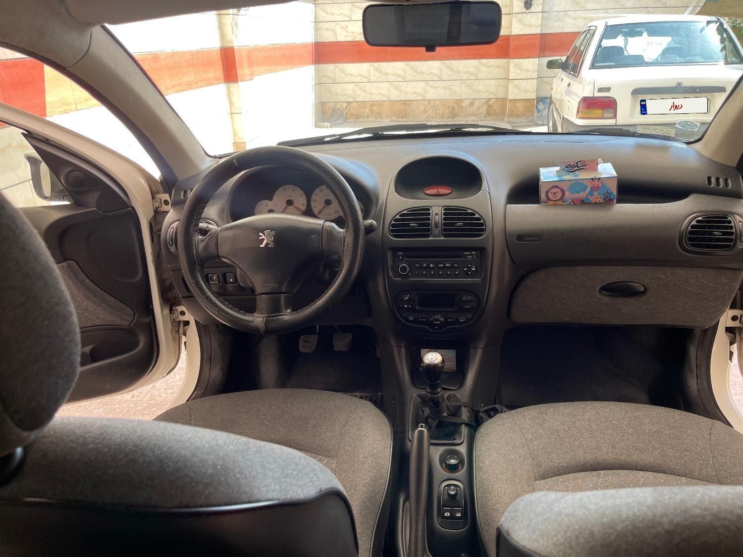 پژو ۲۰۶ صندوق دار v8 - 1390