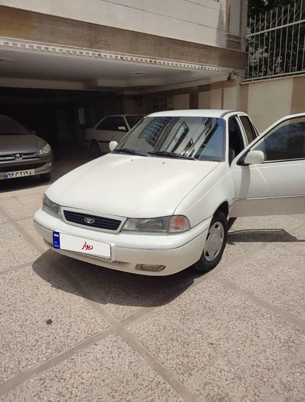 دوو سیلو سدان - 1377