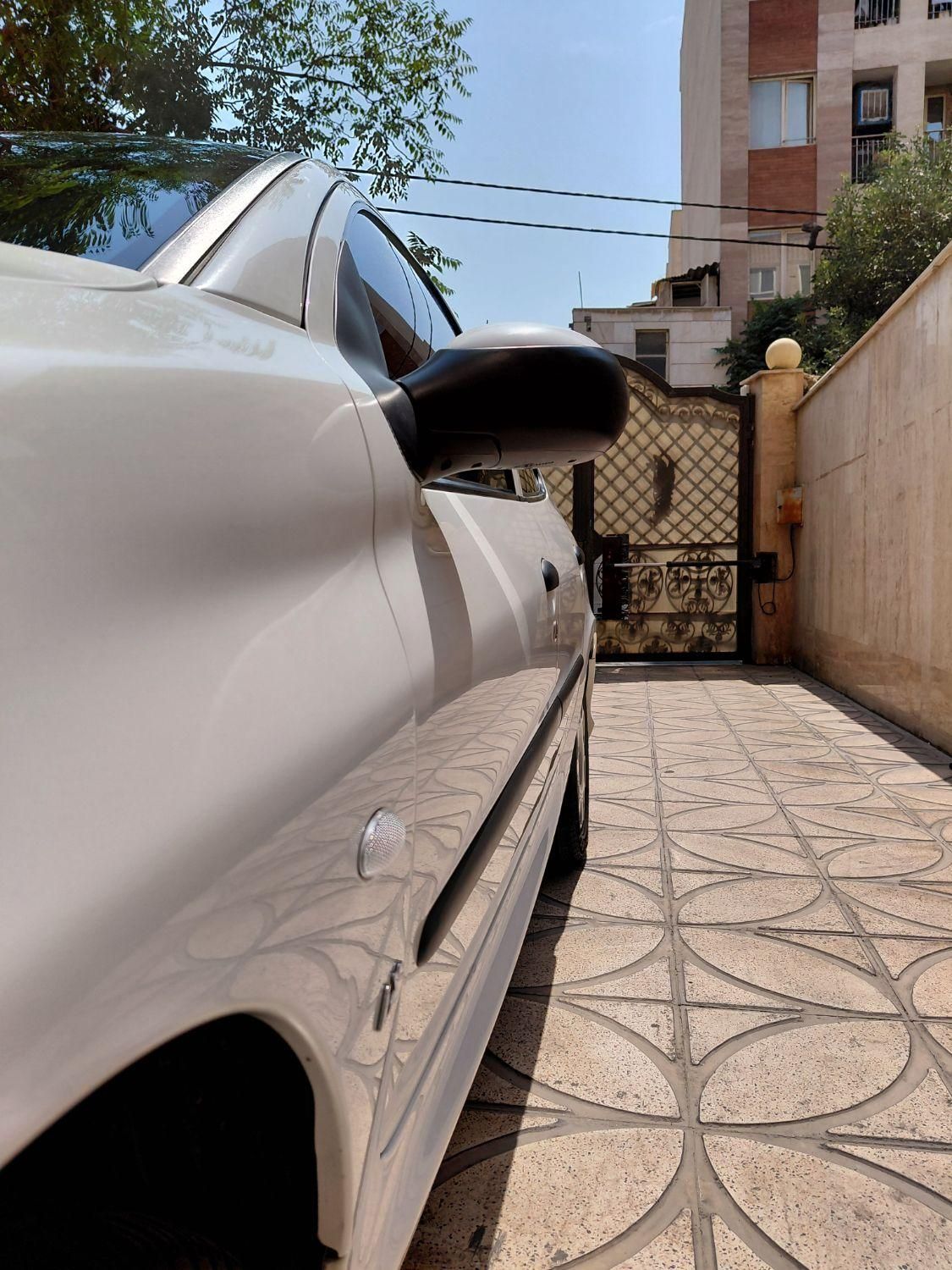پژو ۲۰۶ صندوق دار v8 - 1397
