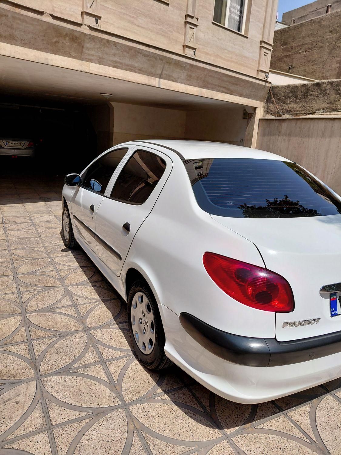 پژو ۲۰۶ صندوق دار v8 - 1397