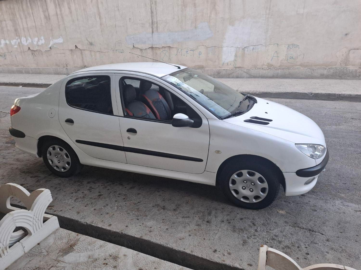 پژو ۲۰۶ صندوق دار v8 - 1395