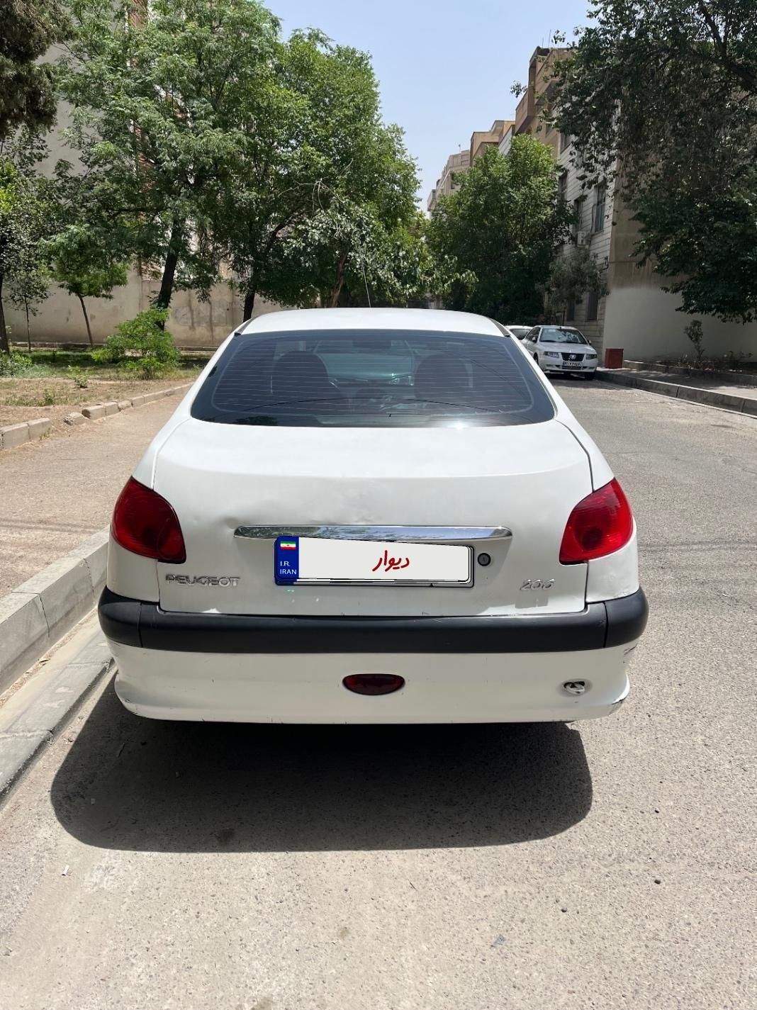 پژو ۲۰۶ صندوق دار v8 - 1390