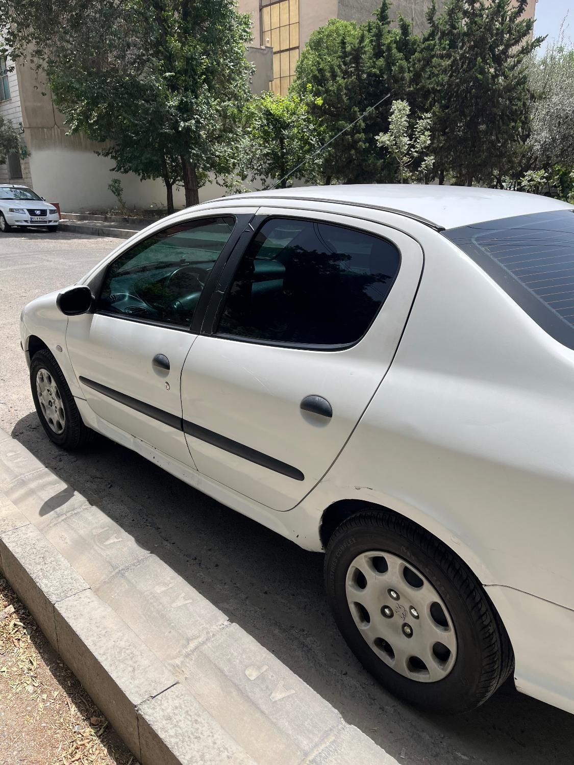 پژو ۲۰۶ صندوق دار v8 - 1390
