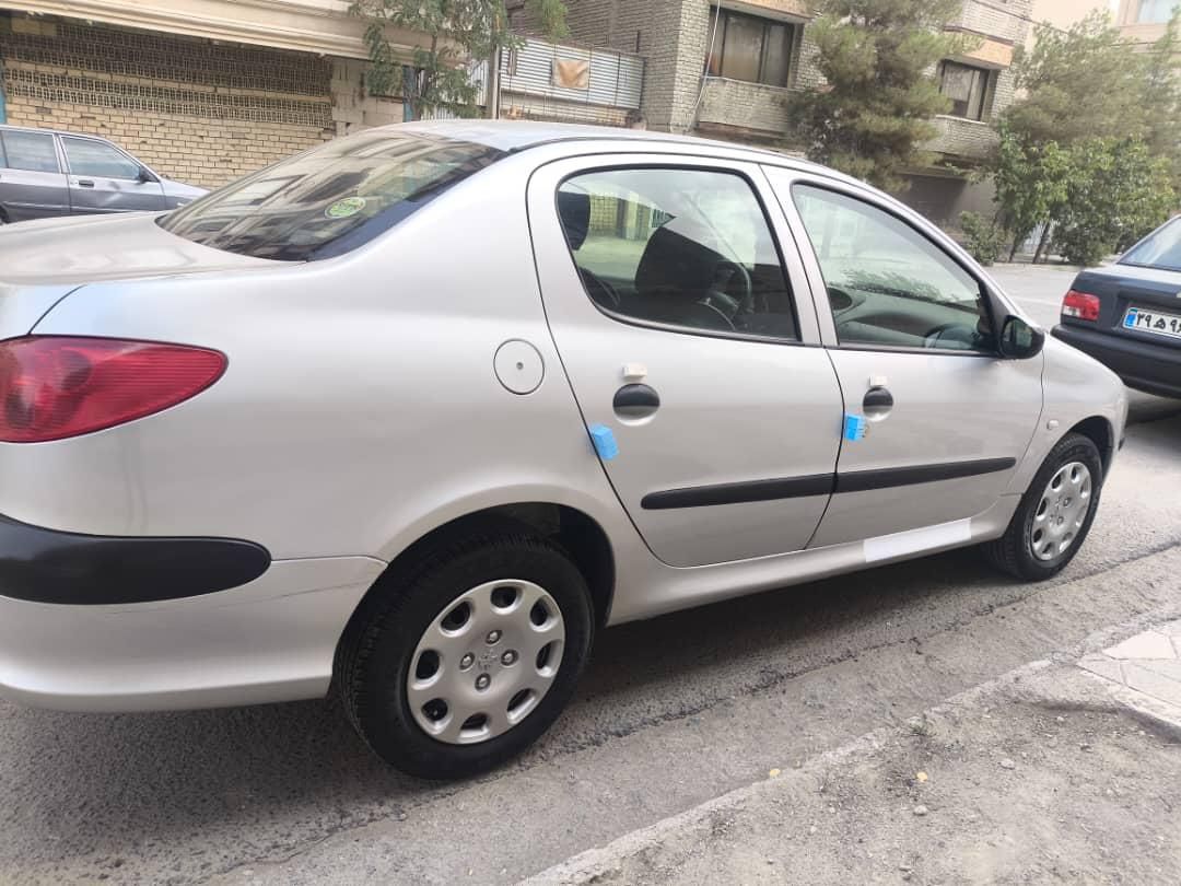 پژو ۲۰۶ صندوق دار v8 - 1393