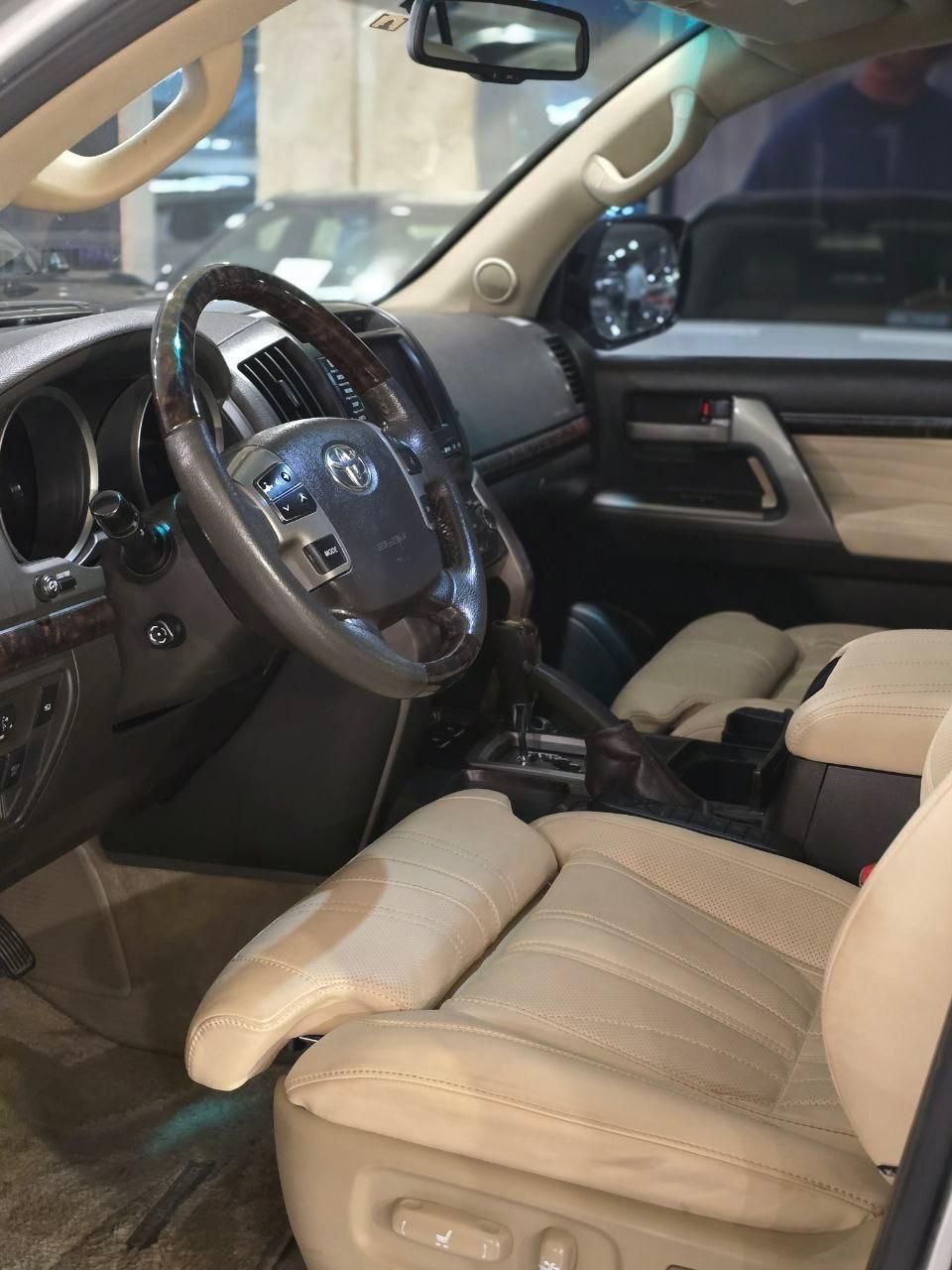 تویوتا لندکروز VXR نسل ۵ - 2008