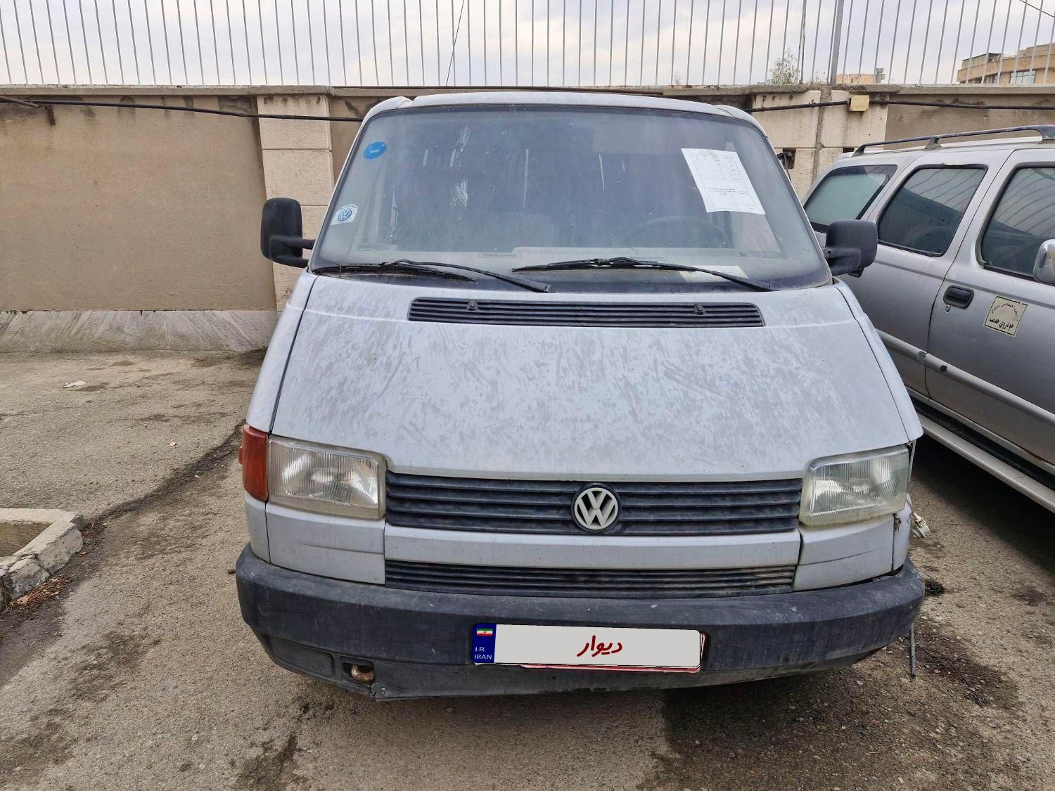 خودرو فولکس، ون آگهی ann_19679096