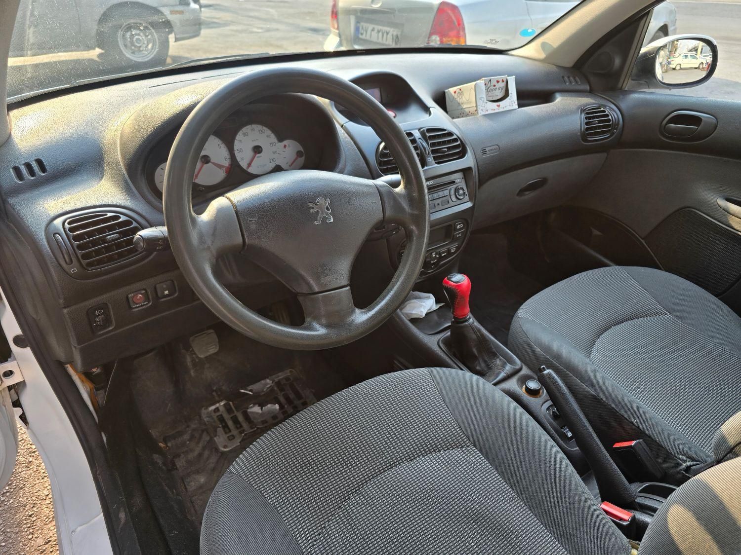 پژو ۲۰۶ صندوق دار v8 - 1393