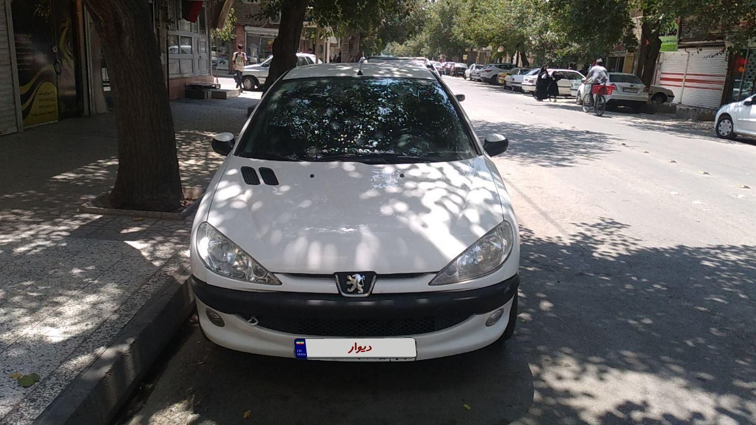 پژو ۲۰۶ صندوق دار v8 - 1393