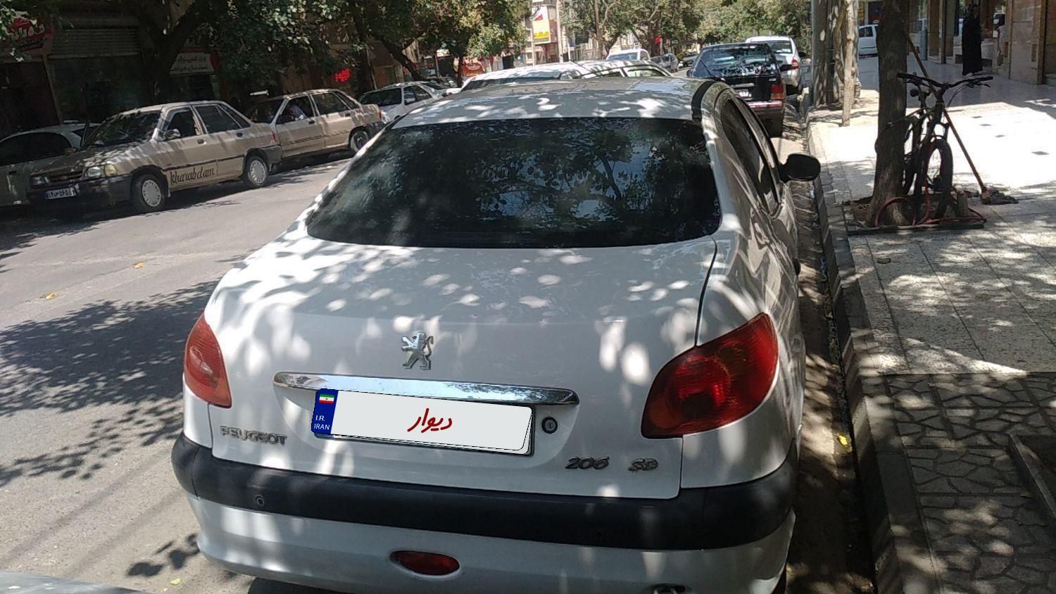 پژو ۲۰۶ صندوق دار v8 - 1393