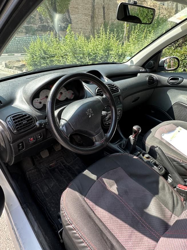 پژو ۲۰۶ صندوق دار v8 - 1399