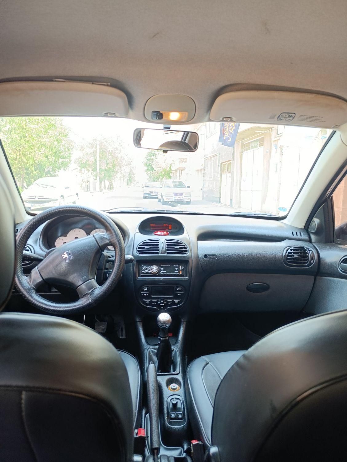 پژو ۲۰۶ صندوق دار v8 - 1396