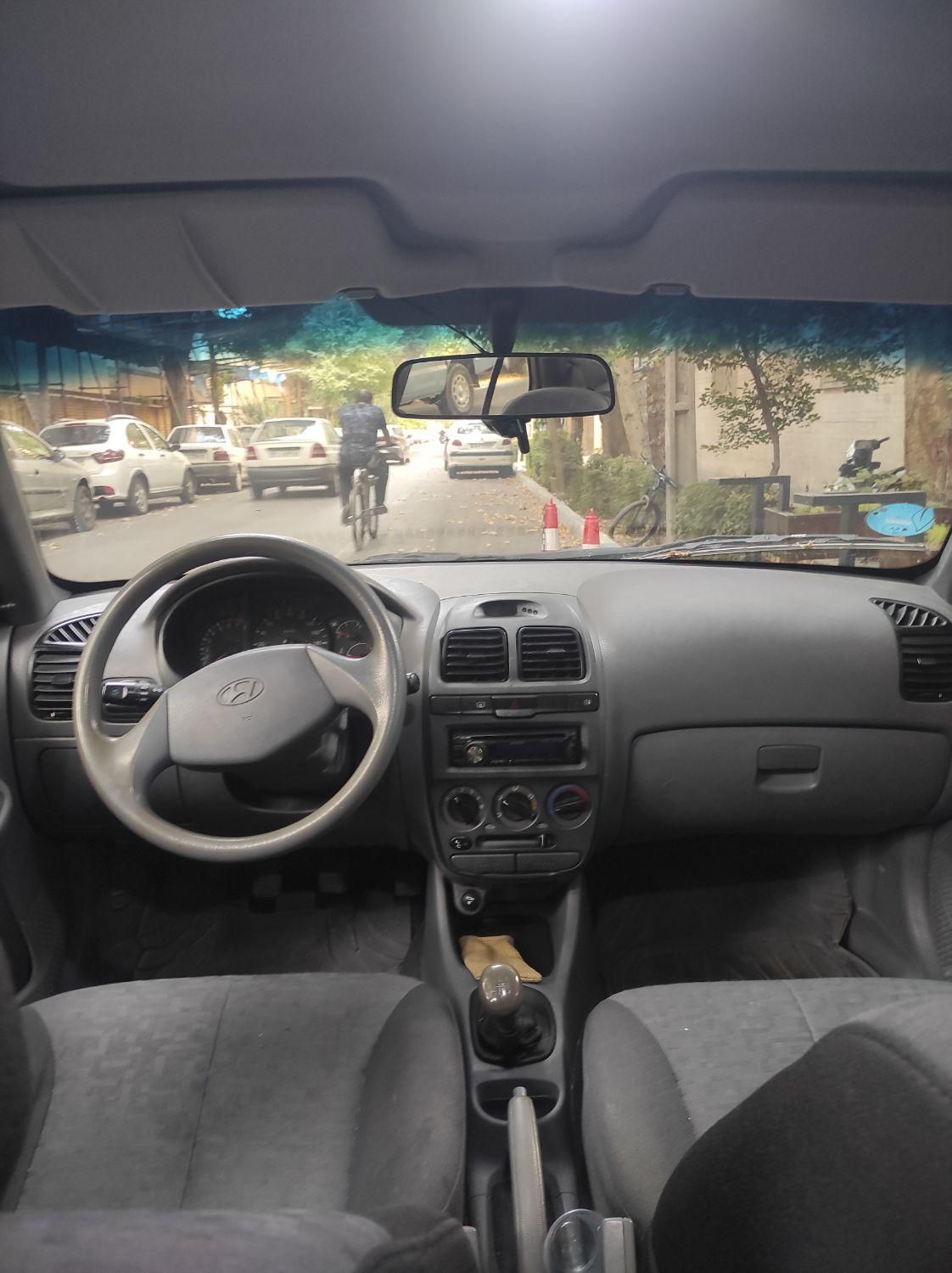 هیوندای ورنا دنده‌ ای - 1385