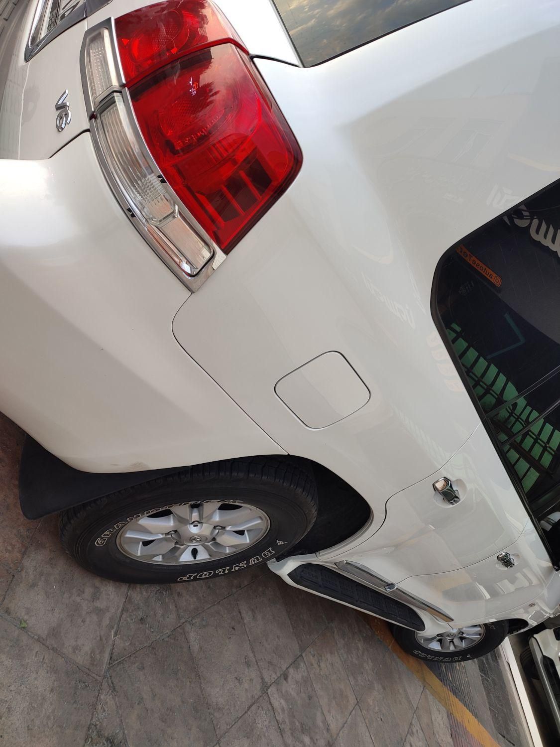 تویوتا لندکروز VXR نسل ۵ - 2010
